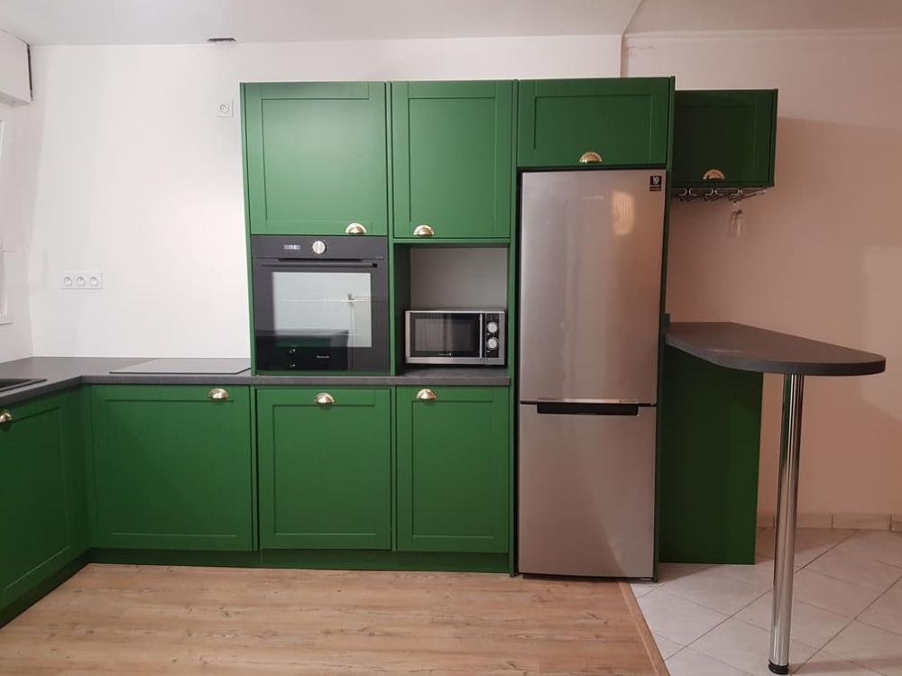 Meubles-sur-mesure-cuisine-verte