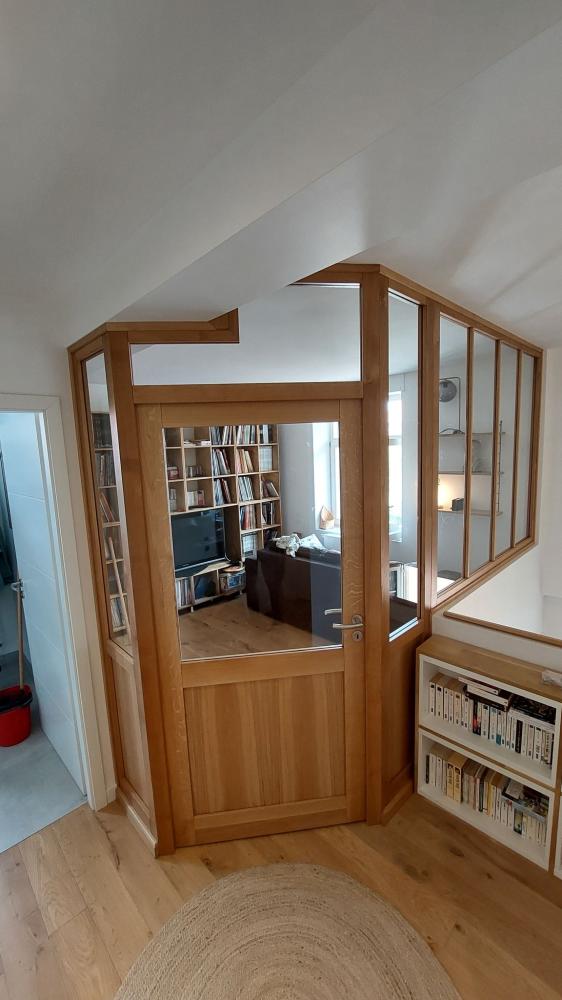 Cloison-separation-bibliotheque-bois-vitres