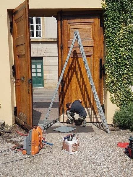 renovation-portes-exterieures-bois