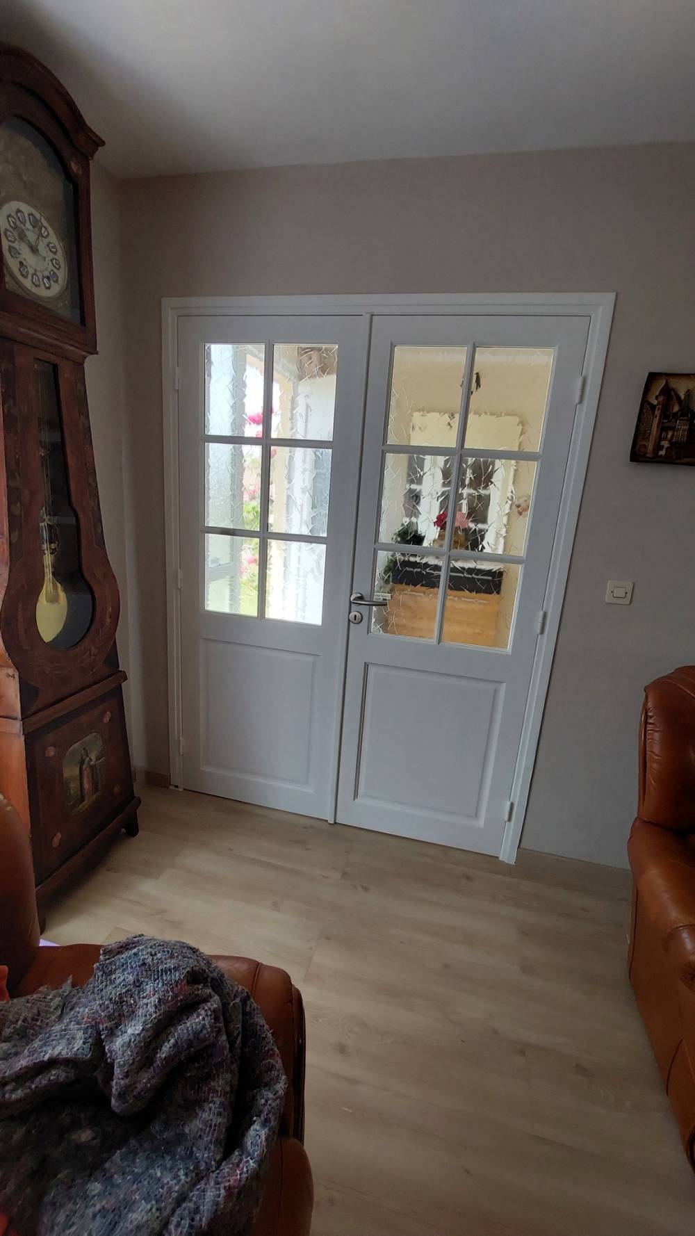 portes-interieures-bois-vitres-blanches