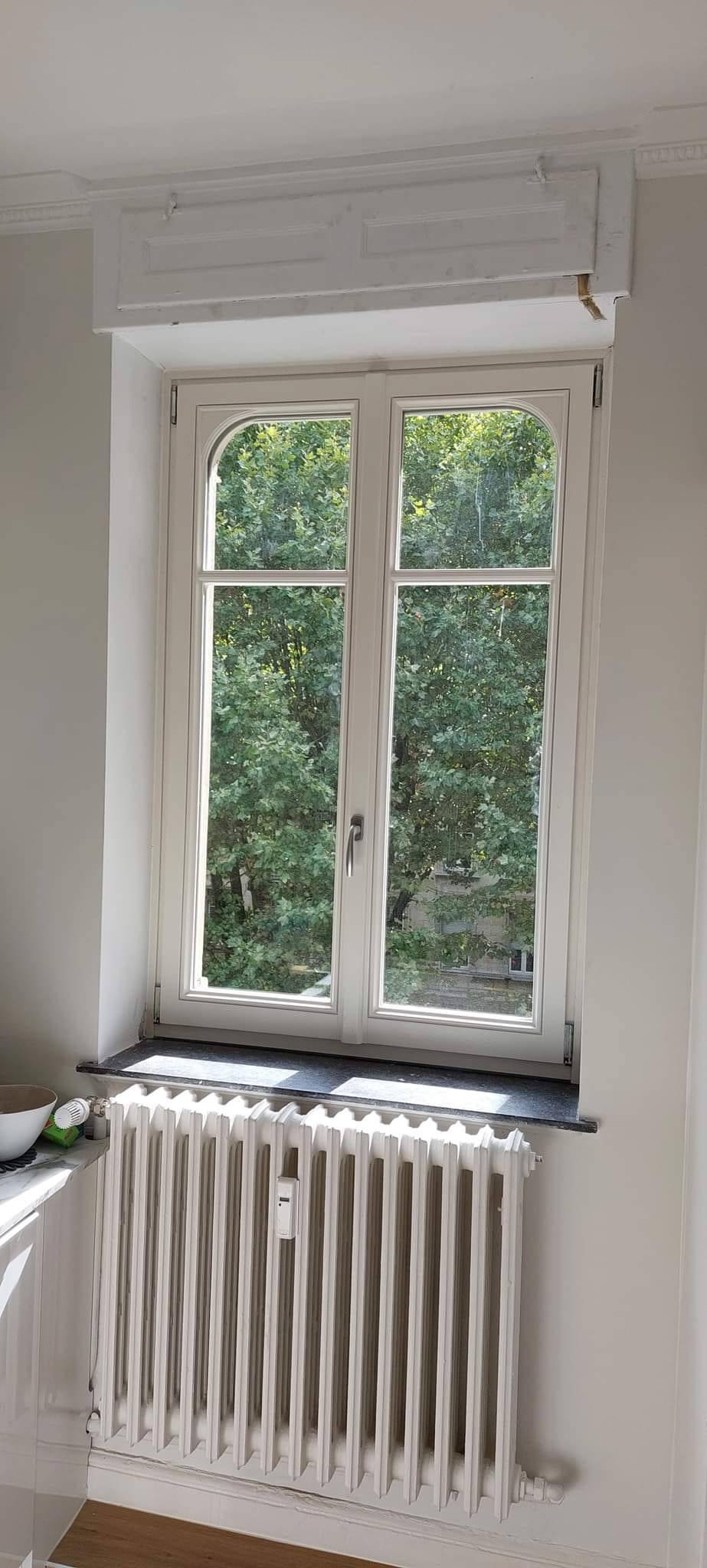 encadrement-fenetre-bois-blanc